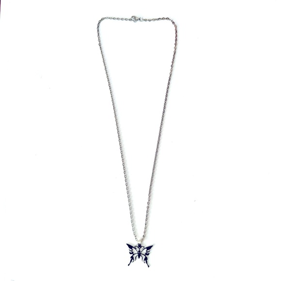 SILVER BUTTERFLY Necklace - Picture 2 of 4